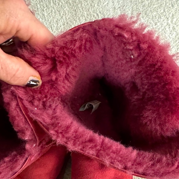 UGG Women's Burgundy Winter Boots Warm and Stylish ❣️ - Picture 6 of 15